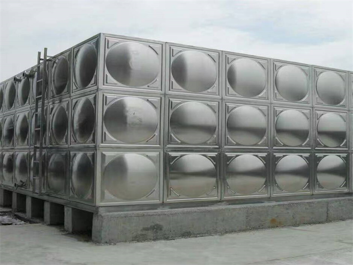 <font color='#333333'>不锈钢水箱有哪些作用？</font>